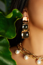 Load image into Gallery viewer, model wearing clear drop earrings