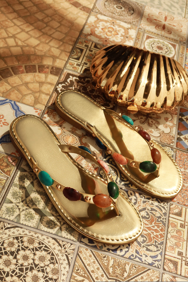 Load image into Gallery viewer, Sandy Slip On Sandals - Gold