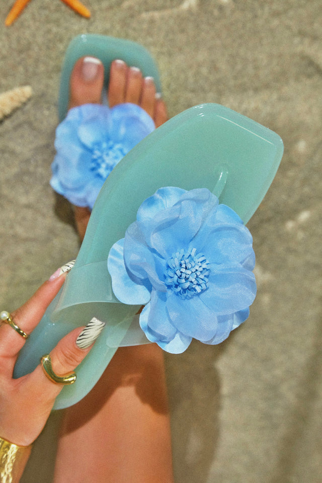 Load image into Gallery viewer, Ray Of Sunshine Slip On Jelly Sandals - Blue