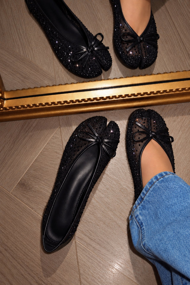 Load image into Gallery viewer, Amelie Rhinestone Mesh Tabi Ballet Flats – Black
