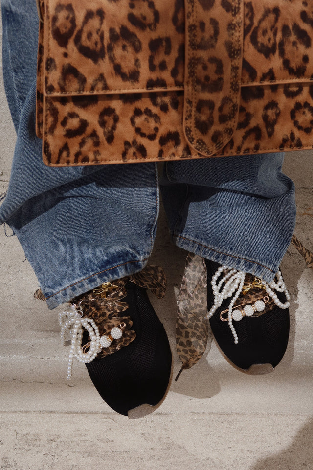 Load image into Gallery viewer, Downtown Stroll Lace Up Sneakers - Black
