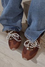 Load image into Gallery viewer, Downtown Stroll Lace Up Sneakers - Brown