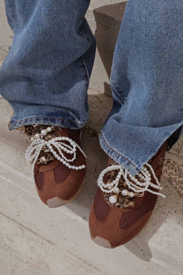 Load image into Gallery viewer, Downtown Stroll Lace Up Sneakers - Brown