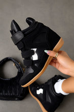 Load image into Gallery viewer, Gigi Wedge Sneakers - Black