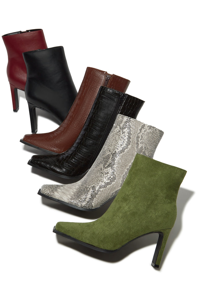 Load image into Gallery viewer, Laylah Ankle Boots - Cherry