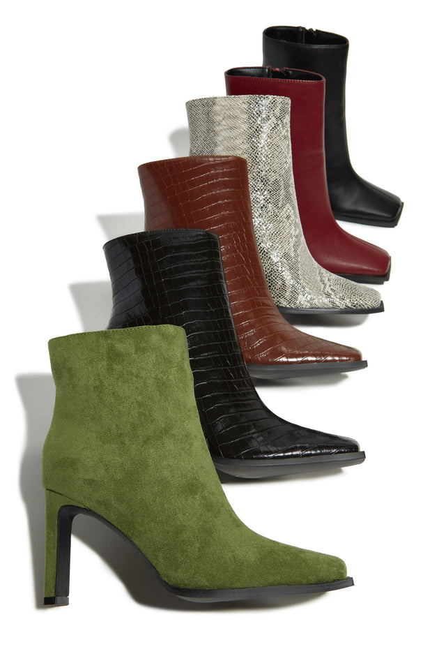 Load image into Gallery viewer, Laylah Ankle Boots - Cherry