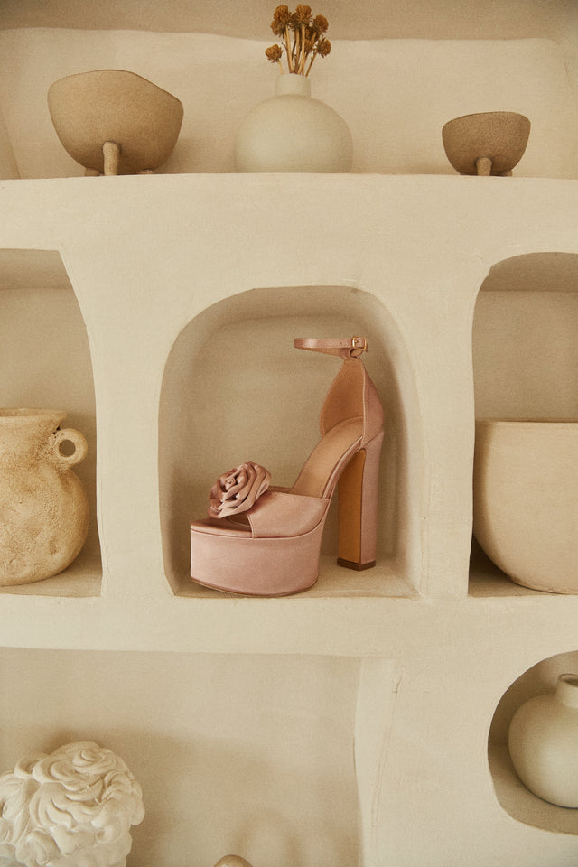 Load image into Gallery viewer, Amelia Rosette Platform Heels - Nude