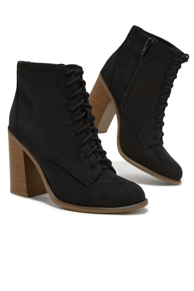 Load image into Gallery viewer, Fall Moment Lace Up Block Heel Ankle Boots - Black