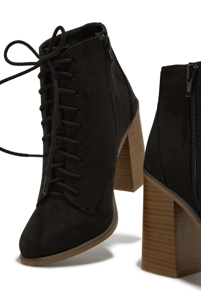 Load image into Gallery viewer, Fall Moment Lace Up Block Heel Ankle Boots - Black