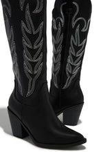 Load image into Gallery viewer, Exclusive Performance Cowgirl Boots - Black