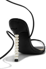 Load image into Gallery viewer, Black Patent Heels