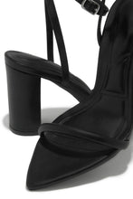 Load image into Gallery viewer, Reyna Single Sole Block Heels - Black