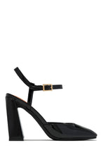 Load image into Gallery viewer, Black Single Sole Closed Toe Chunky Heels