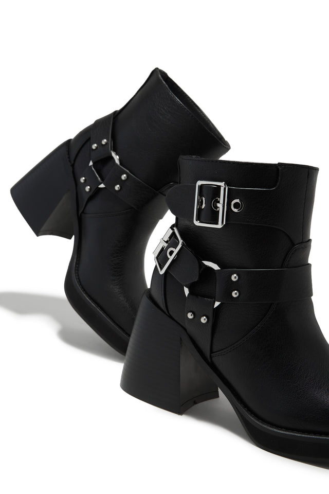 Load image into Gallery viewer, Daryn Block Heel Ankle Boots - Black