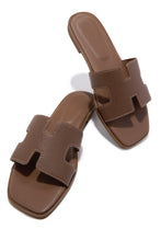 Load image into Gallery viewer, Elara Flat Slip On Sandals - Taupe
