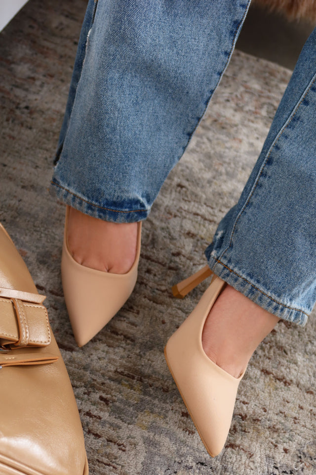 Load image into Gallery viewer, Cari Slingback Pumps - Nude