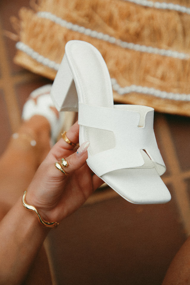 Load image into Gallery viewer, Carina Block Heel Mules - White