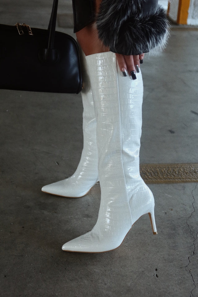 Load image into Gallery viewer, Chrissy Mid Heel Boots - White