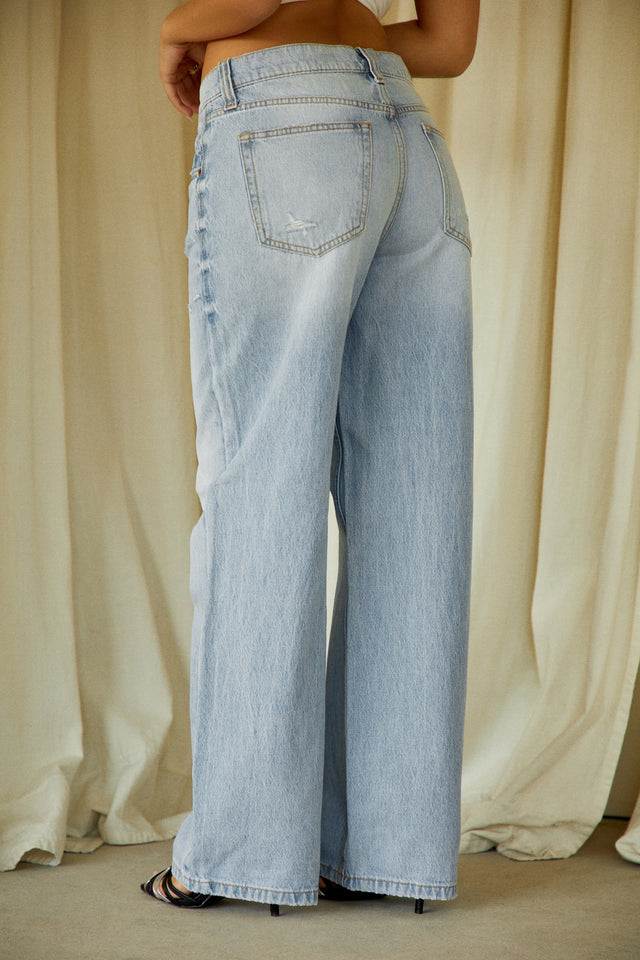 Load image into Gallery viewer, Vintage Wash Denim Jeans
