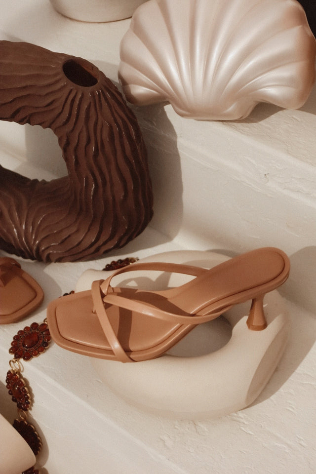 Load image into Gallery viewer, Elena Mid Heel Mules - Camel