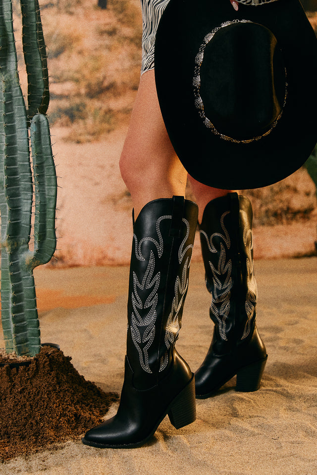 Load image into Gallery viewer, Exclusive Performance Cowgirl Boots - Black