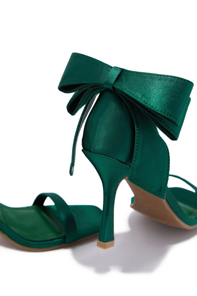 Load image into Gallery viewer, Kelli Single Sole Bow Heels - Emerald