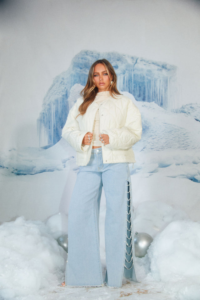 Load image into Gallery viewer, Puffer Jacket Styled with Denim Pant