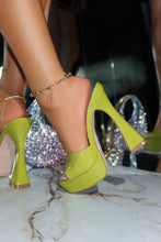 Load image into Gallery viewer, Jianna Platform Heel Mules - Lime