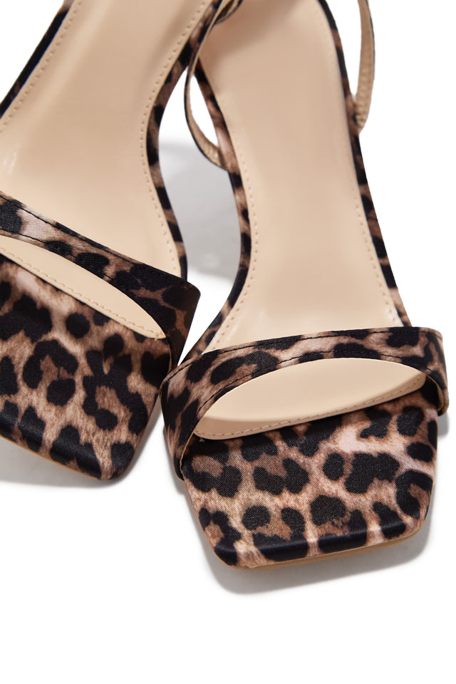 Load image into Gallery viewer, Viana Ankle Strap Mid Heels - Leopard