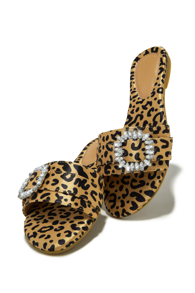 Load image into Gallery viewer, Leopard Slide On Sandals