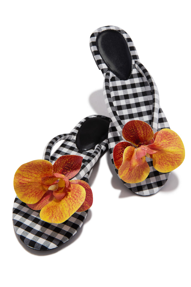 Load image into Gallery viewer, Isla Bonita Gingham Slip On Sandals - Black