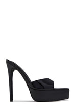 Load image into Gallery viewer, Stassi Platform Heels - Black