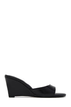 Load image into Gallery viewer, Zuri Slip On Wedges - Black