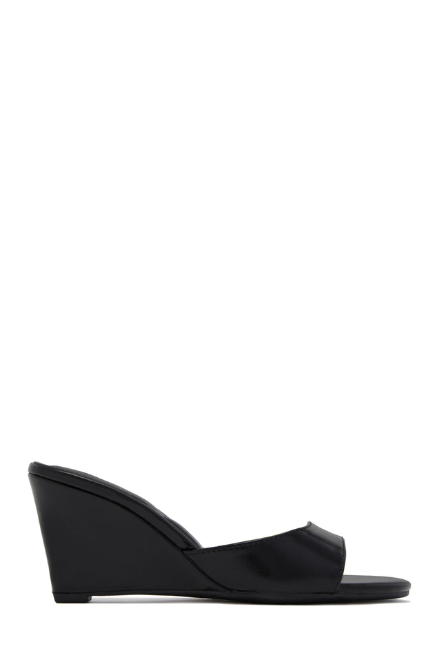 Load image into Gallery viewer, Zuri Slip On Wedges - Black