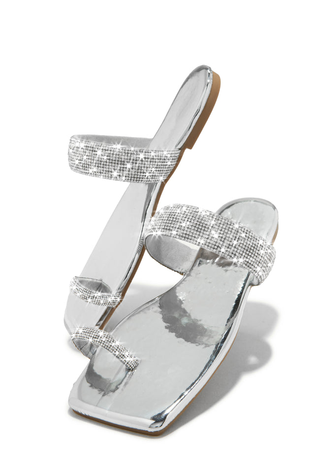 Load image into Gallery viewer, Embellished Single Toe Strap