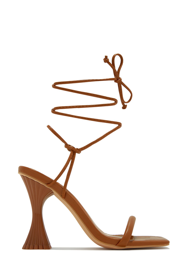 Load image into Gallery viewer, Tan High Heels With Textured Heel