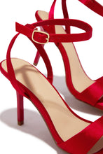 Load image into Gallery viewer, Nora Single Sole Heels - Red