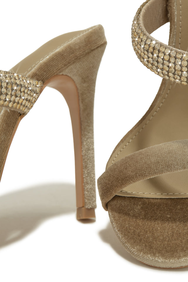Load image into Gallery viewer, Dark Nude Velvet Single Sole Heels