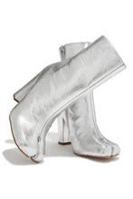 Load image into Gallery viewer, Alura Toe Split Block Heel Ankle Boots - Silver