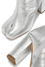 Load image into Gallery viewer, Alura Toe Split Block Heel Ankle Boots - Silver