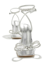Load image into Gallery viewer, Silver-Tone Bow Detailed Heels