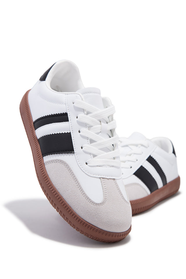 Load image into Gallery viewer, Around Town Lace Up Sneakers - White