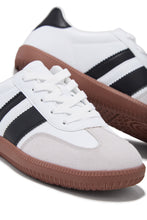 Load image into Gallery viewer, Around Town Lace Up Sneakers - White