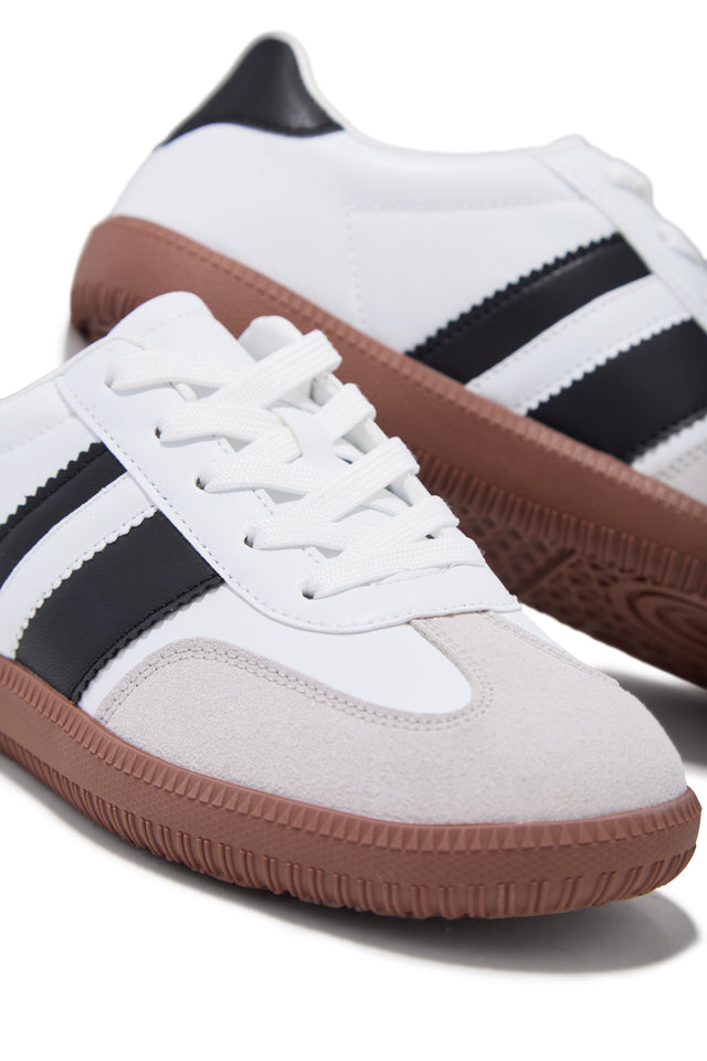 Load image into Gallery viewer, Around Town Lace Up Sneakers - White