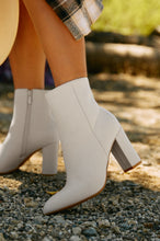 Load image into Gallery viewer, Social Season Block Heel Ankle Boots - White