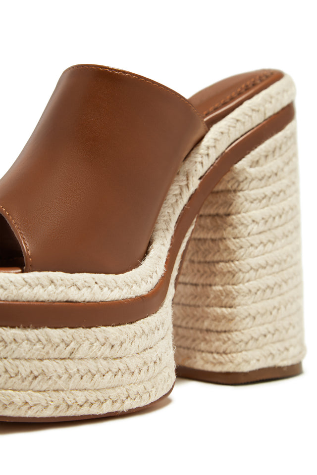 Load image into Gallery viewer, Tan Heels