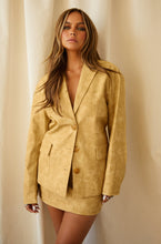 Load image into Gallery viewer, Button Closure Blazer