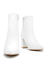 Load image into Gallery viewer, Social Season Block Heel Ankle Boots - White