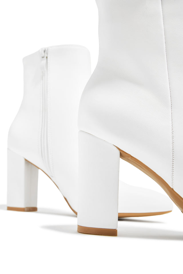 Load image into Gallery viewer, Social Season Block Heel Ankle Boots - White