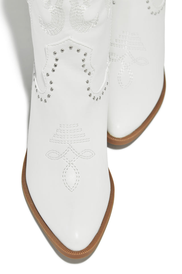 Load image into Gallery viewer, Festival Season Cowgirl Boots - White